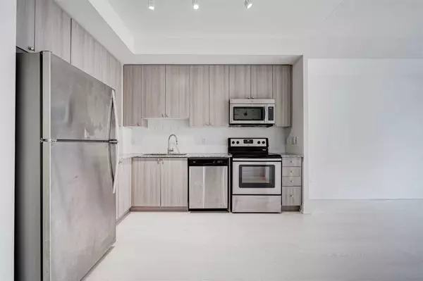 Toronto C10, ON M4S 1A1,68 Merton ST #615