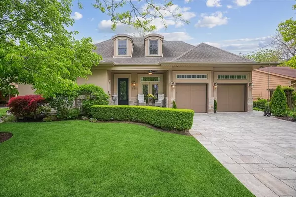 888 Partridge DR, Burlington, ON L7T 2Z5