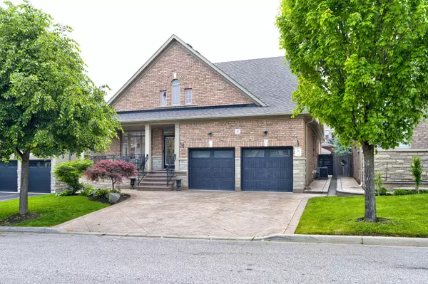 8 Haywood DR, Brampton, ON L6X 0W1