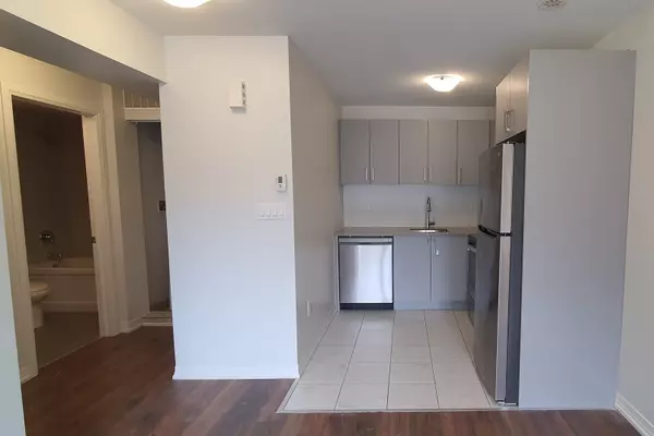 Mississauga, ON L5J 0B6,1165 Journeyman LN #106
