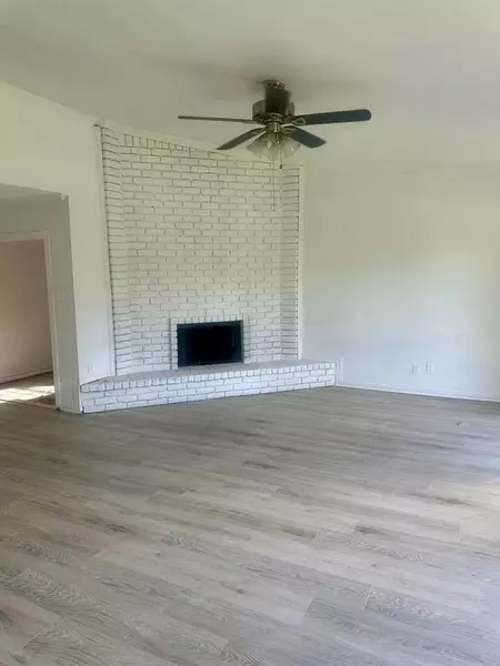8902 Linda Vista Drive, Rowlett, TX 75088