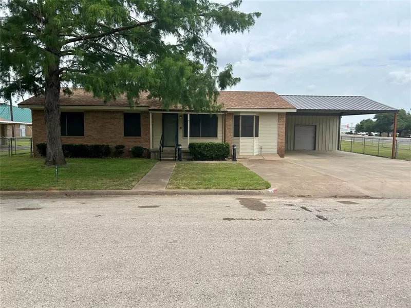 102 W Highland Drive, Whitney, TX 76692