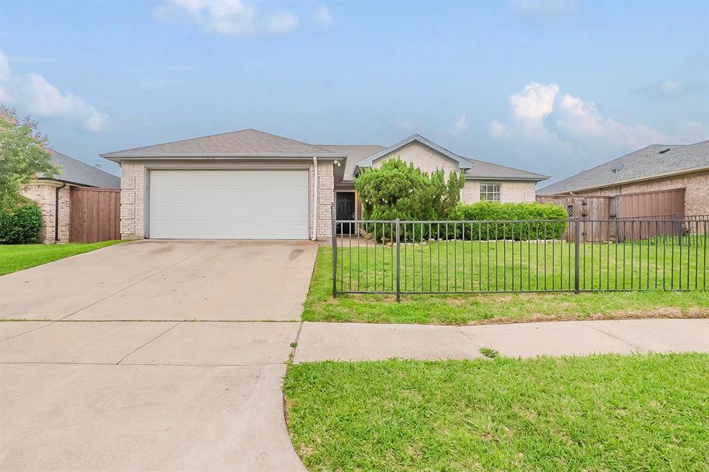 904 Havenbrook Drive,  Arlington,  TX 76001