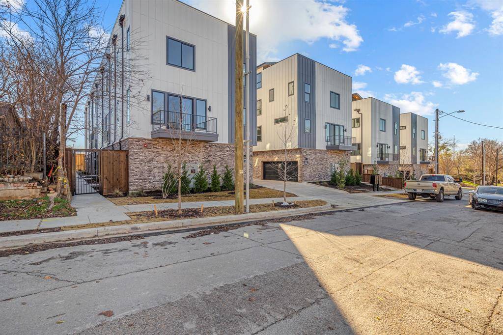 Dallas, TX 75219,2206 Arroyo Avenue #105