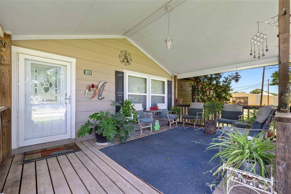 De Leon, TX 76444,201 W Bivar Avenue