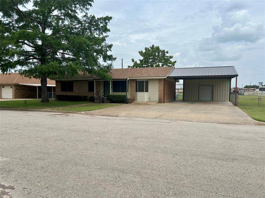 Whitney, TX 76692,102 W Highland Drive