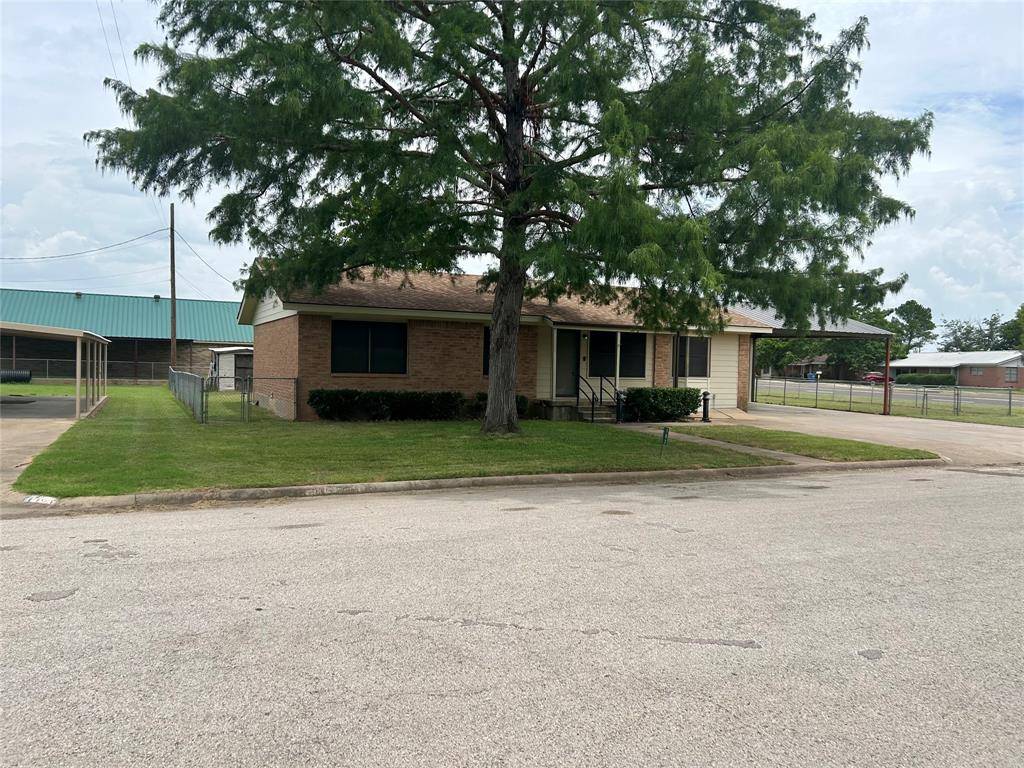 Whitney, TX 76692,102 W Highland Drive