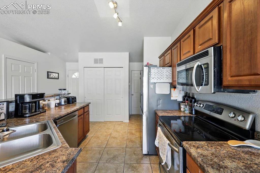 Pueblo, CO 81007,321 S Maher DR