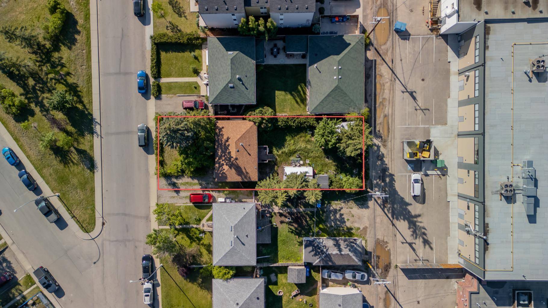 Calgary, AB T3B 2G4,6316 Bowwood DR Northwest