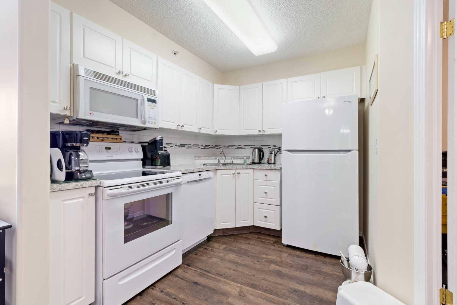 Red Deer, AB T4P 3Y3,56 Carroll CRES #314