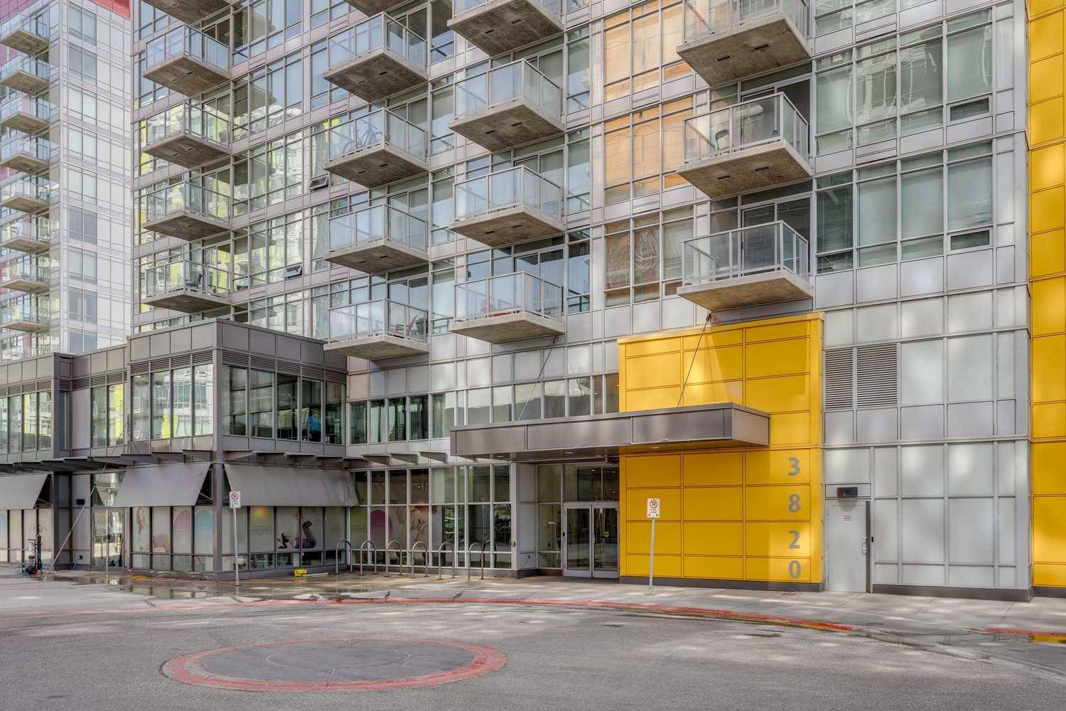 Calgary, AB T2L 2J9,3820 Brentwood RD Northwest #1711