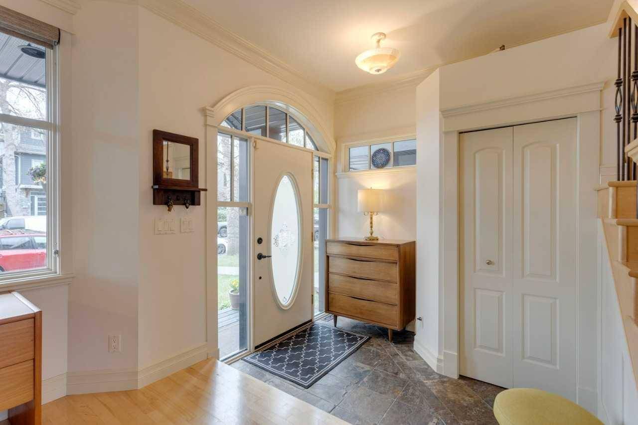 Calgary, AB T2M2J1,628 27 AVE Northwest