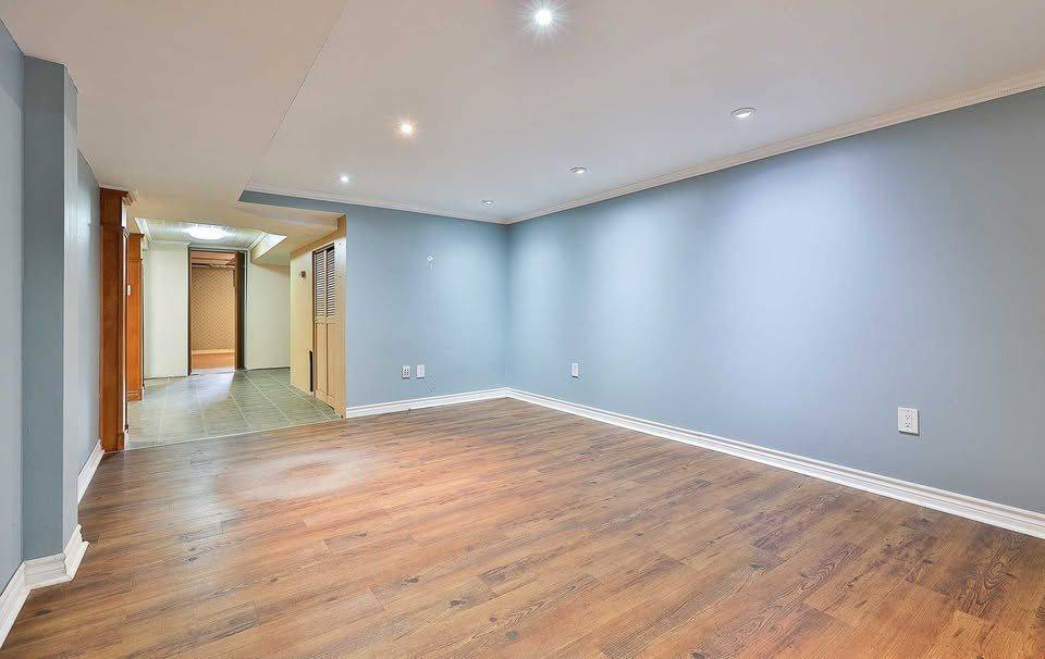 Toronto E04, ON M1P 1J3,3 Merryfield DR #BASEMENT