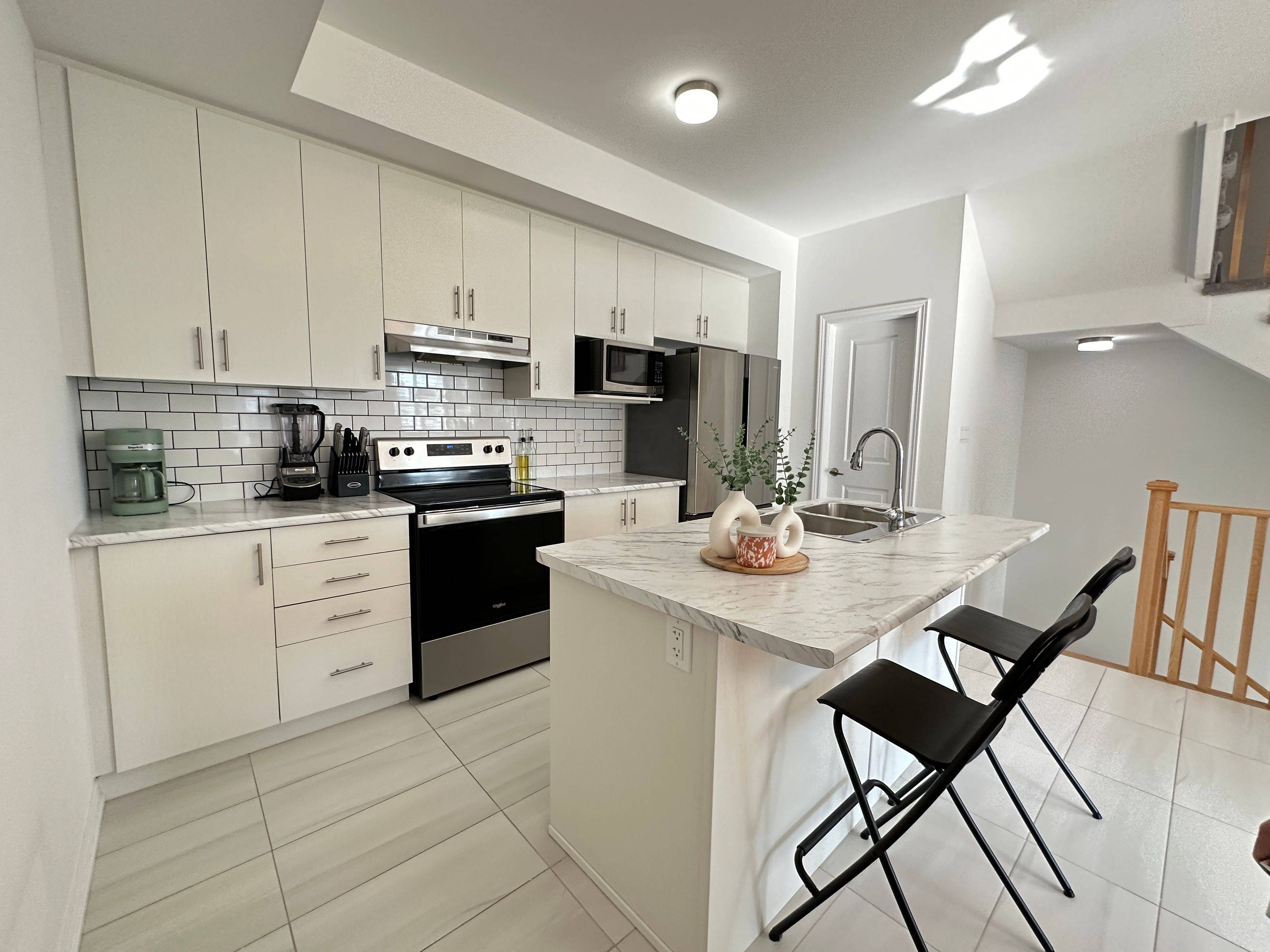 Oshawa, ON L1L 0R9,1132 Lockie DR