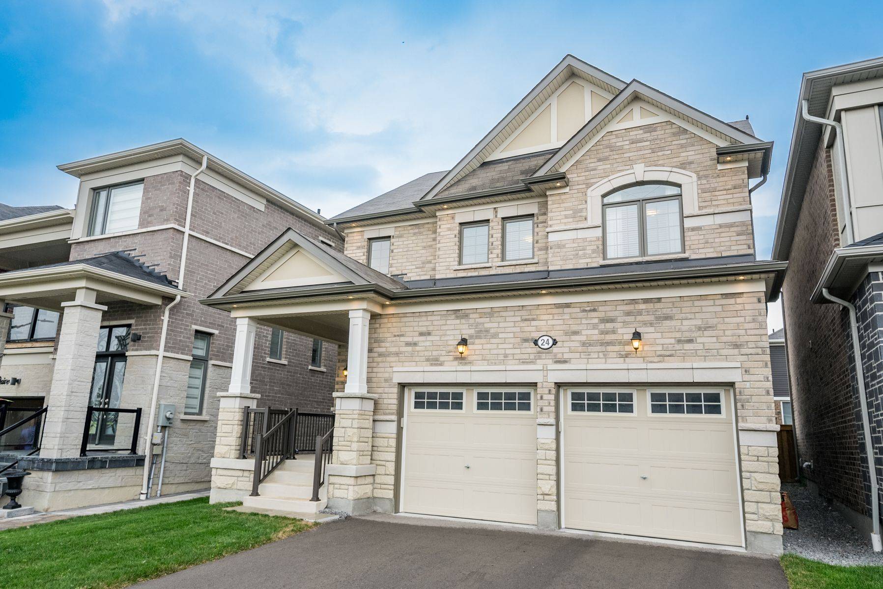 Whitby, ON L1P 0M1,24 Lockyer DR
