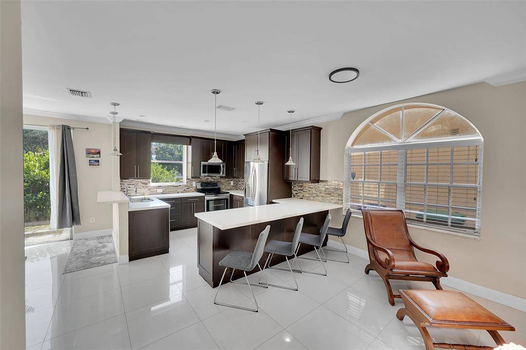 [StreetName, UnitNumber, StreetNumber, StreetDirPrefix], Coral Springs, FL 33071