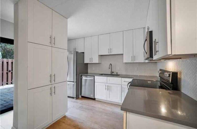 Jupiter, FL 33458,825 Center St #26A