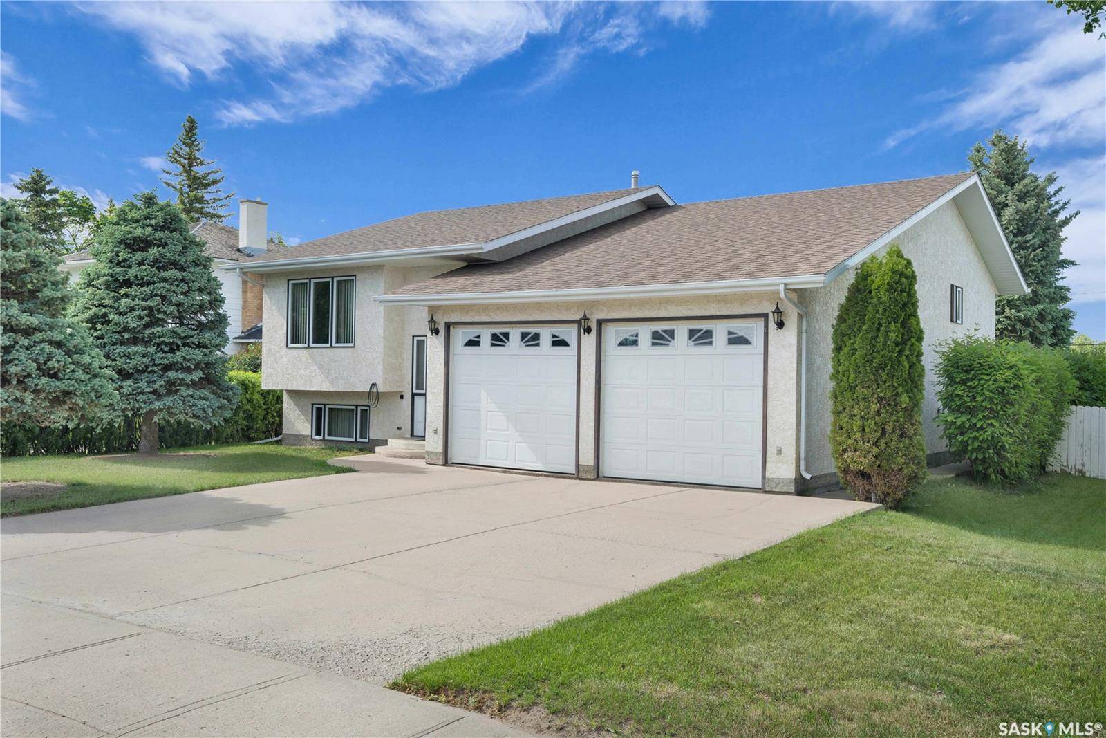 109 1st AVENUE E, Gravelbourg, SK S0H 1X0