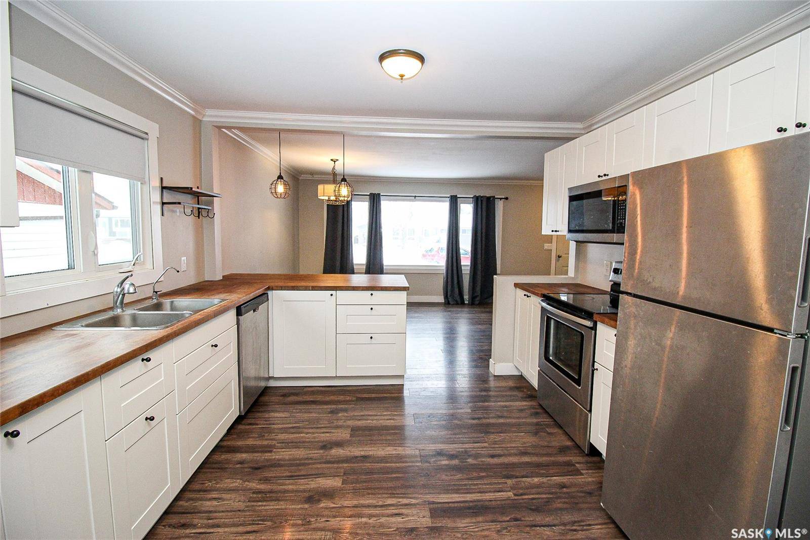 Shaunavon, SK S0N 2M0,711 4th STREET E