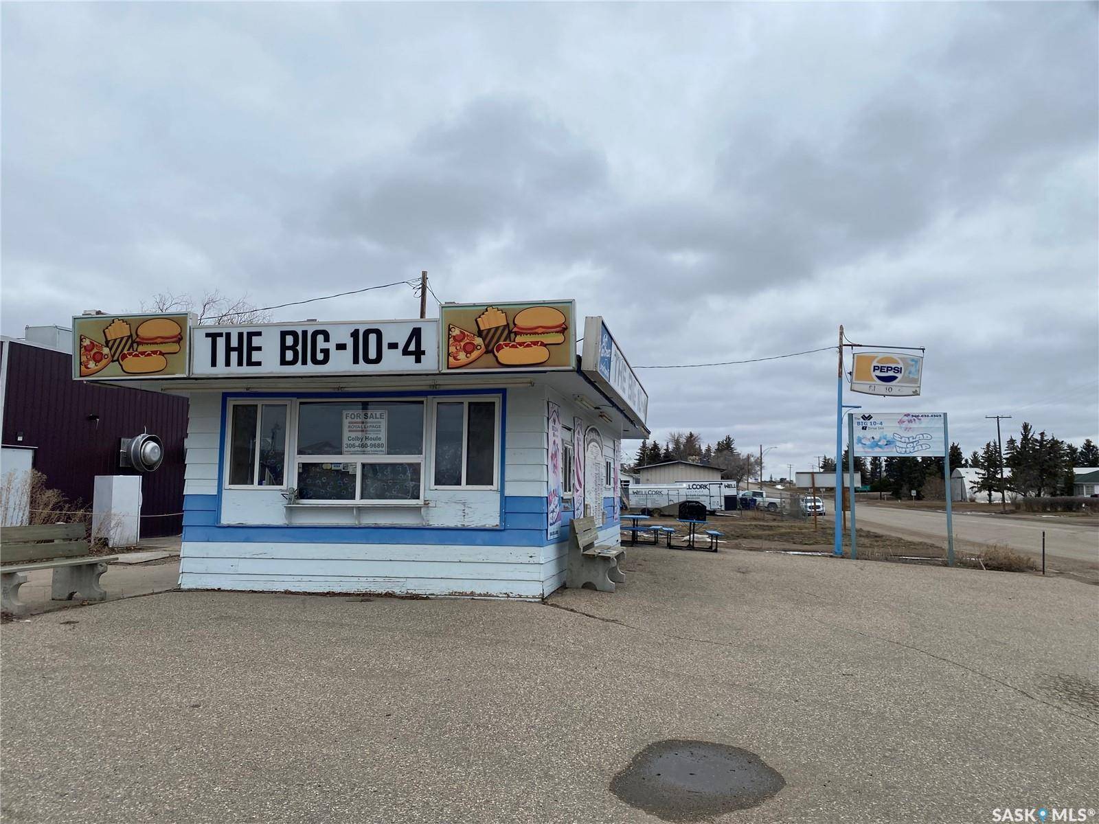 418 1st AVENUE E, Leader, SK S0N 0C8