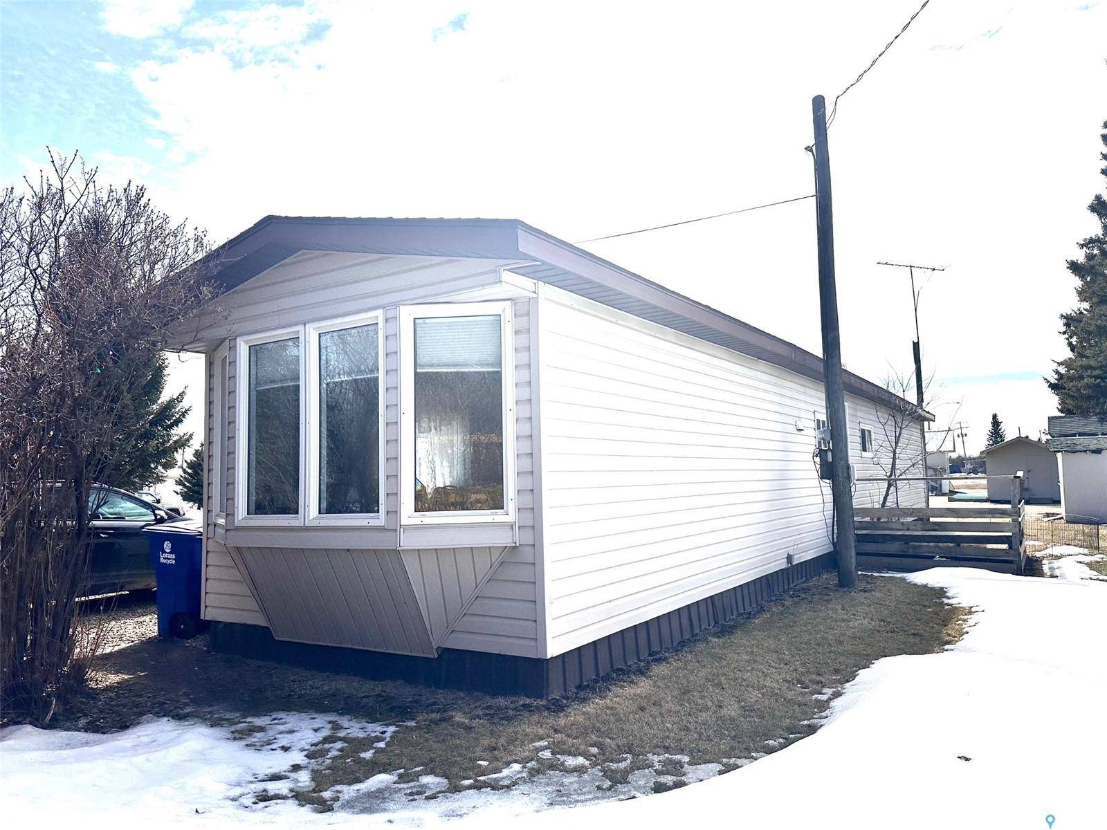 64 1st AVENUE E, Leoville, SK S0J 1N0