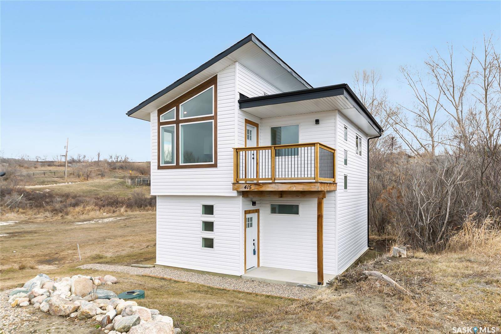 Saskatchewan Beach, SK S0G 4L0,415 Hillcrest AVENUE