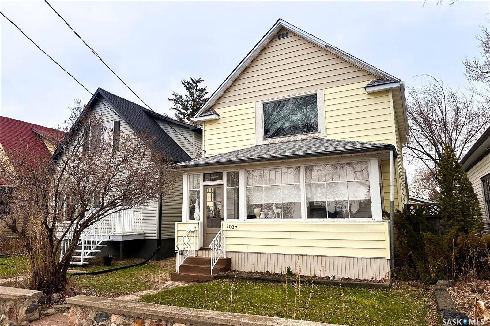 1037 3rd AVENUE NE, Moose Jaw, SK S6H 1E6