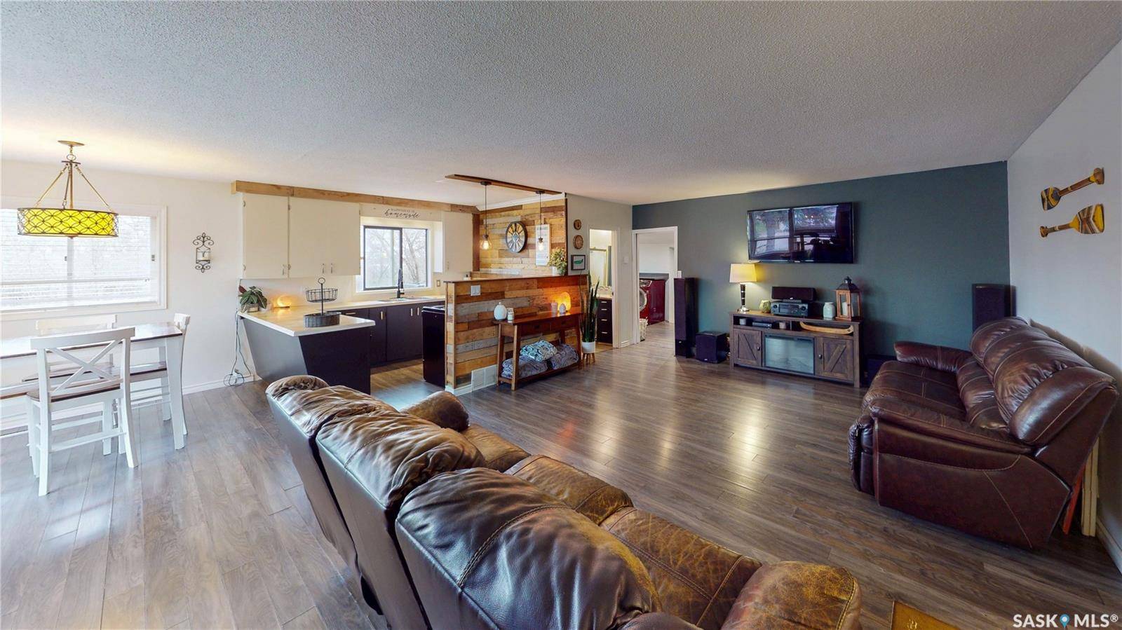 Regina Beach, SK S0G 4C0,236 MACMURCHY AVENUE