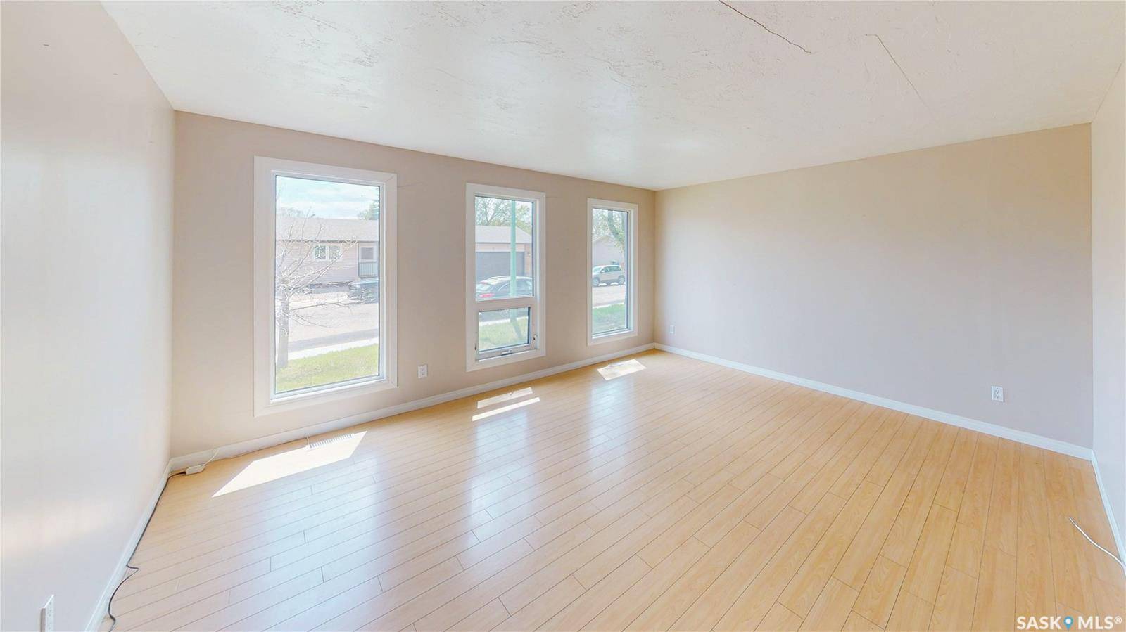 Regina, SK S4N 5K6,34 Hatton CRESCENT