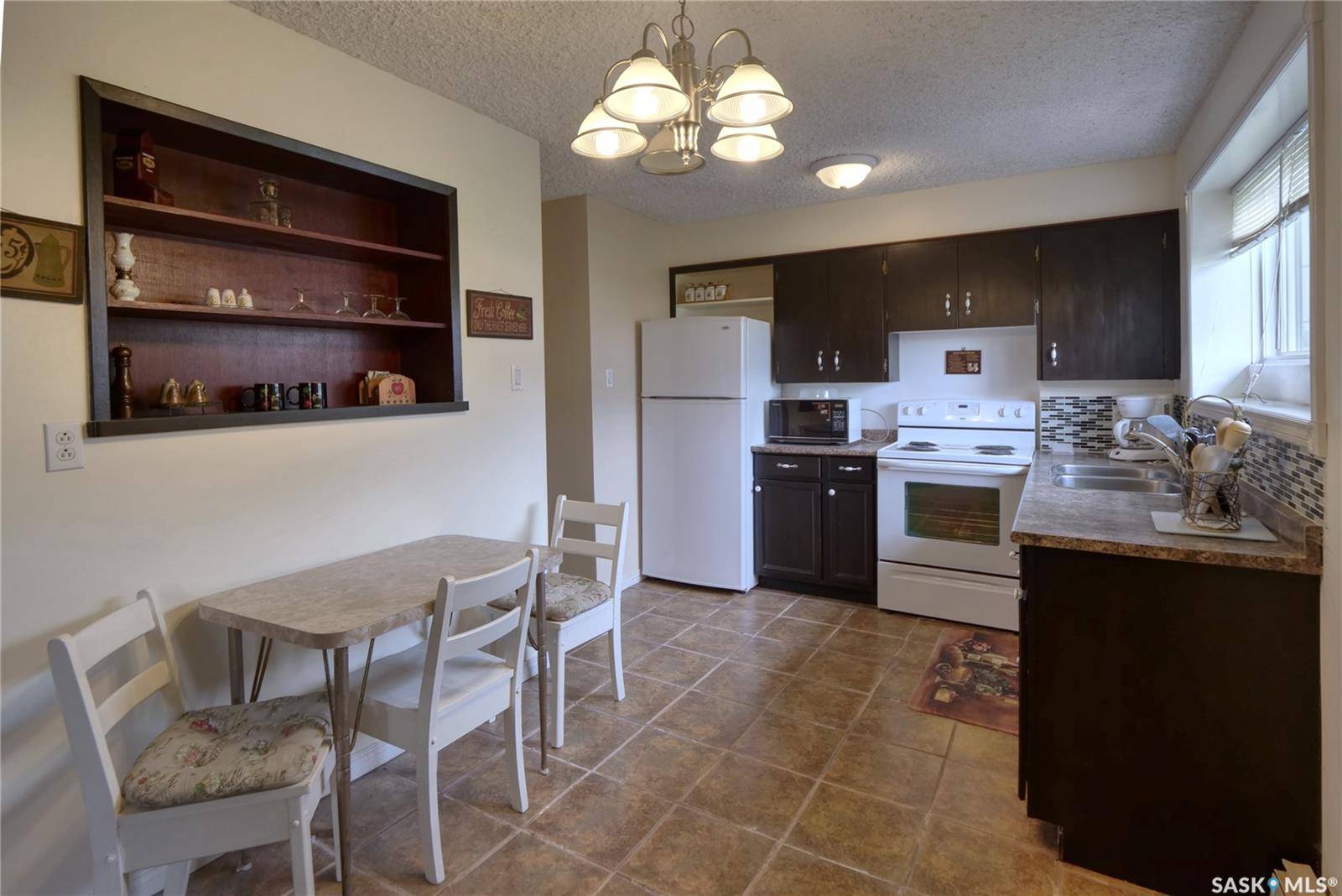 Morse, SK S0H 3C0,517 Brownlee STREET