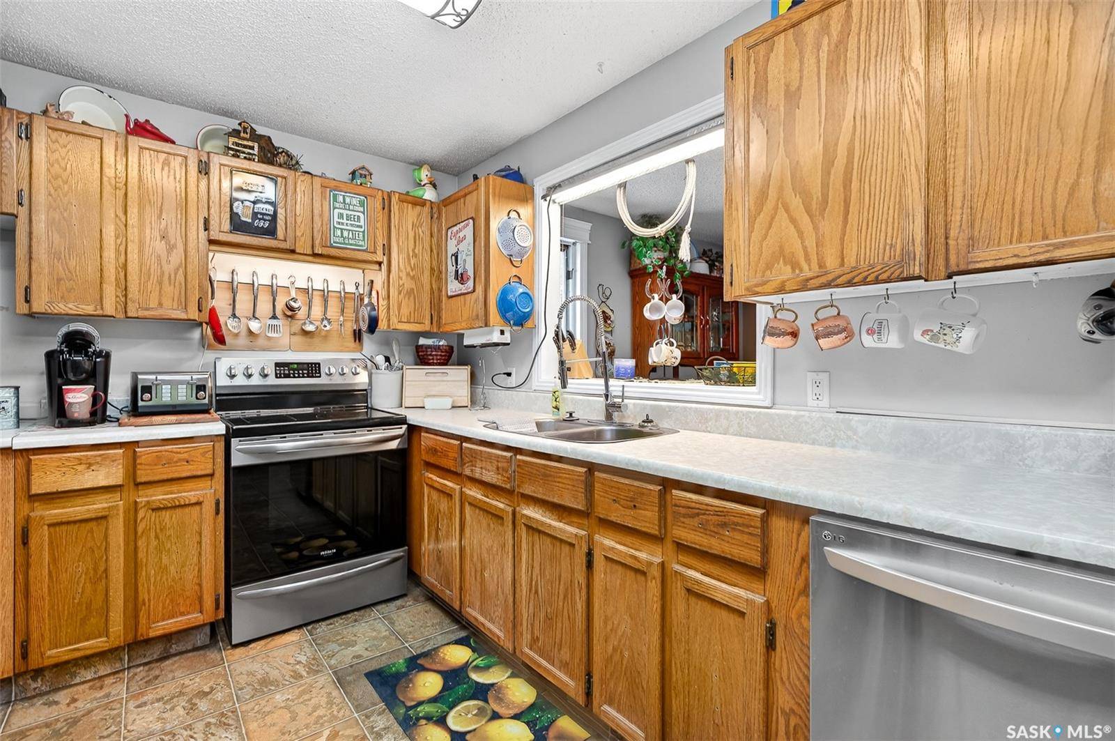 Moose Jaw, SK S6J 1A2,24 Bluebell CRESCENT