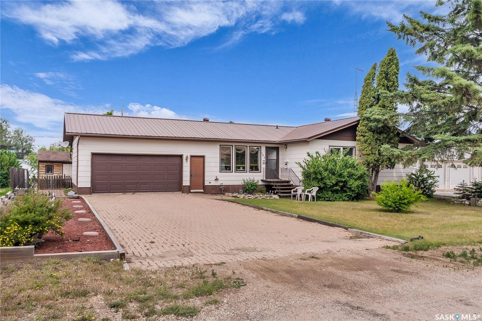Harris, SK S0L 1K0,307 3rd AVENUE