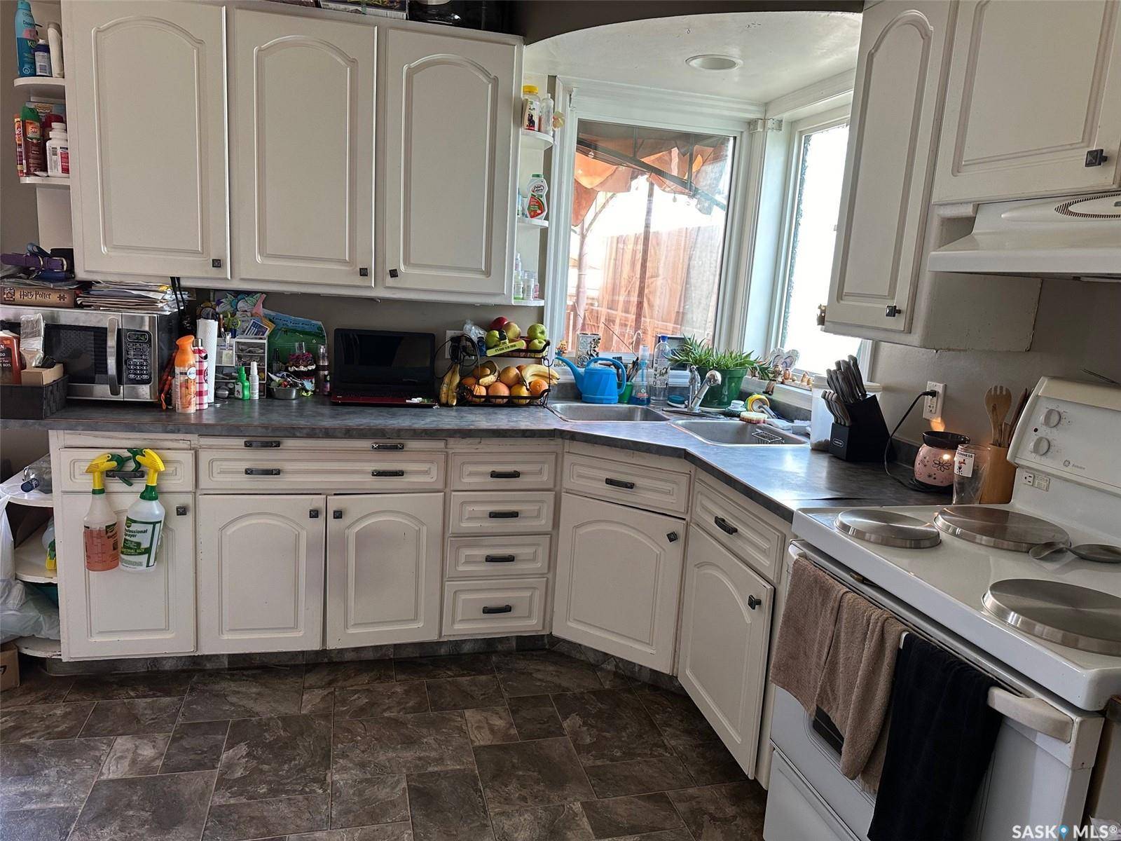 Estevan, SK S4A 0R2,921 3rd STREET