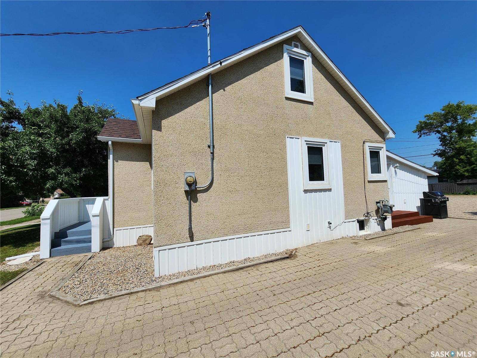Weyburn, SK S4H 2E1,614 3rd STREET SE