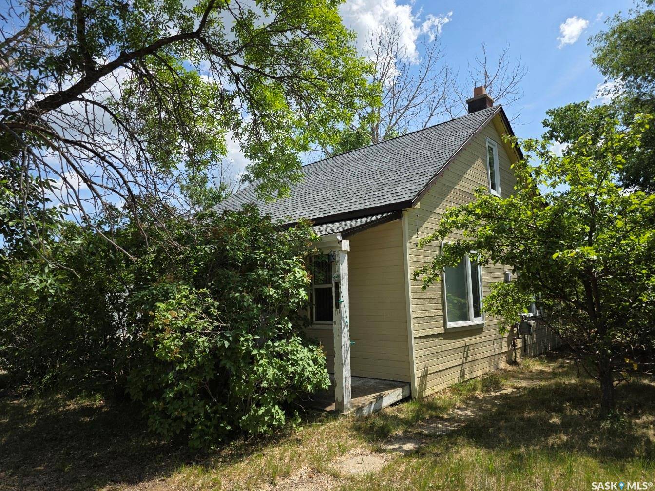 137 3rd STREET W, Ponteix, SK S0N 1Z0