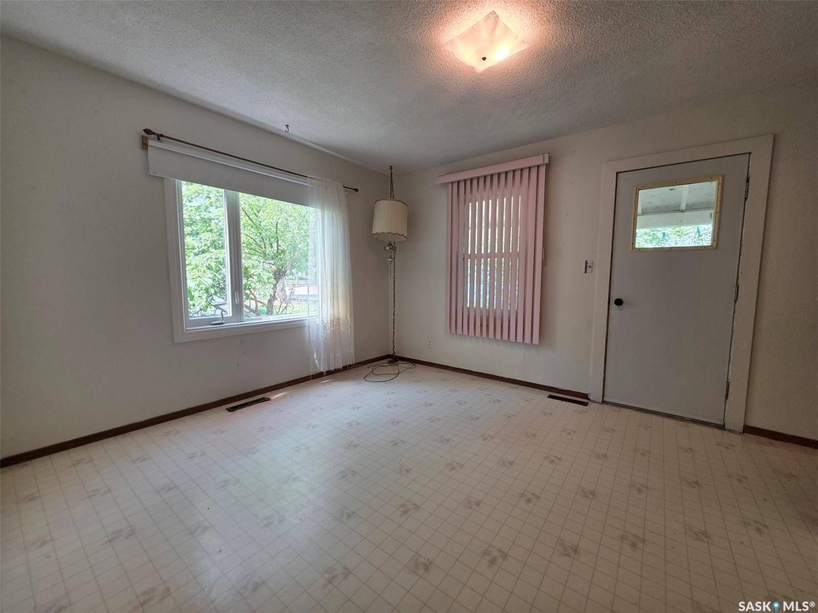 Ponteix, SK S0N 1Z0,137 3rd STREET W