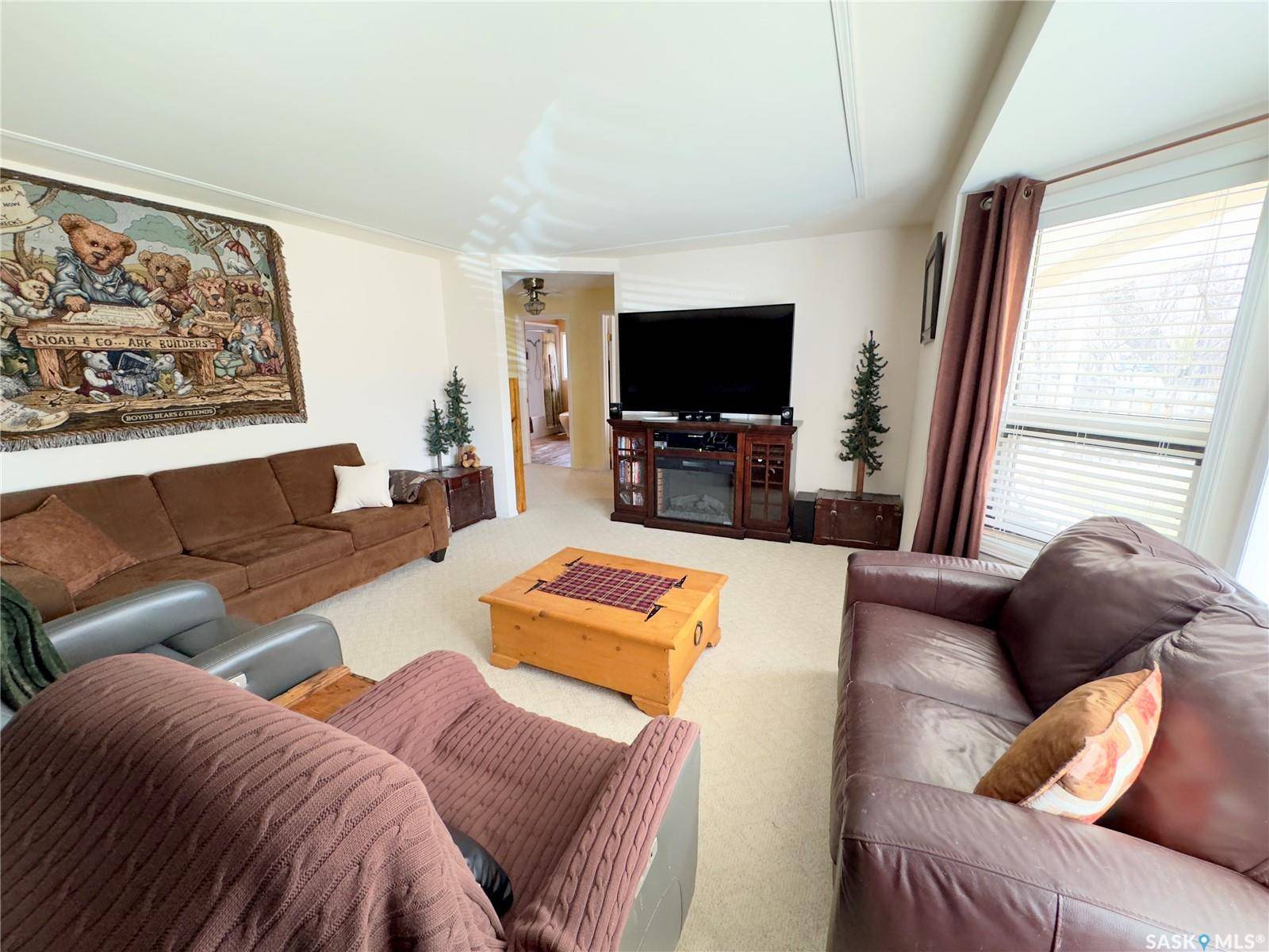Eastend, SK S0N 0T0,118 Cedar AVENUE