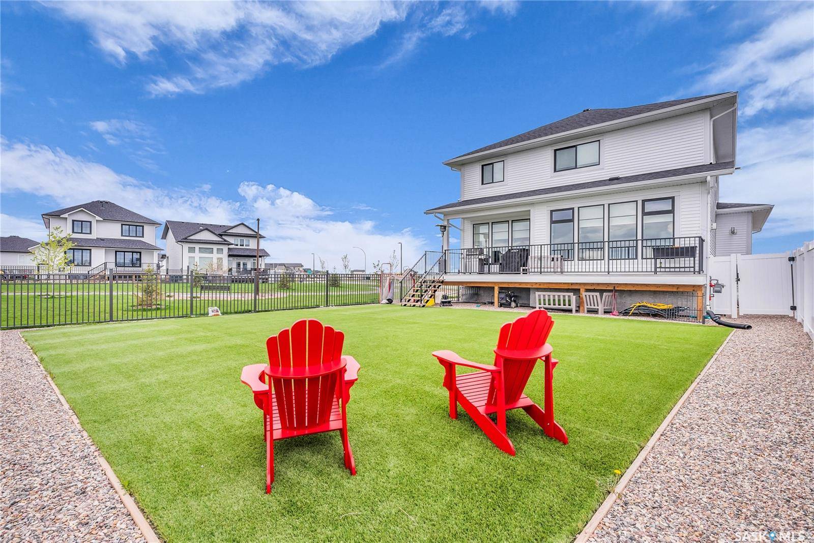 Saskatoon, SK S7W 1E1,904 Feheregyhazi BOULEVARD