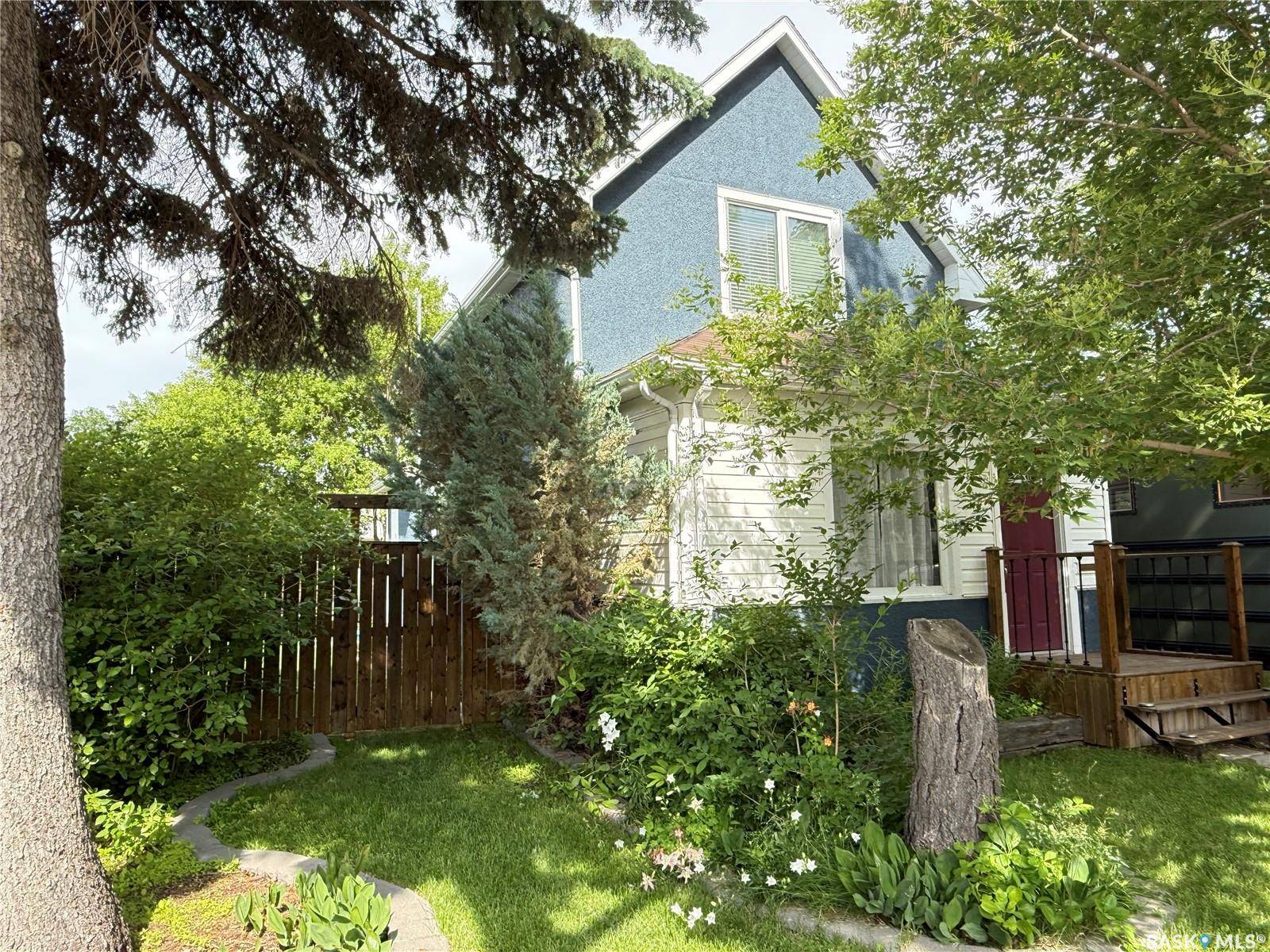 Weyburn, SK S4H 0R3,403 Qu'Appelle STREET