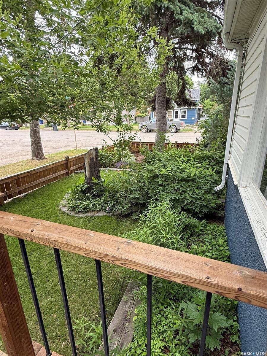 Weyburn, SK S4H 0R3,403 Qu'Appelle STREET
