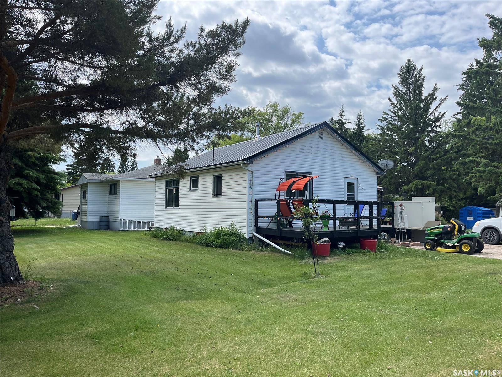 Wadena, SK S0A 4J0,237 2nd STREET NW