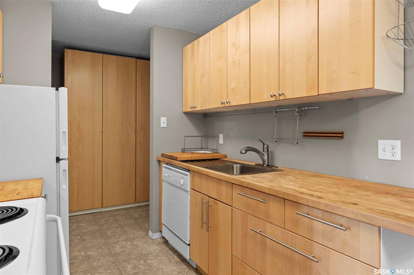 Saskatoon, SK S7L 6S8,111 Wedge ROAD #303