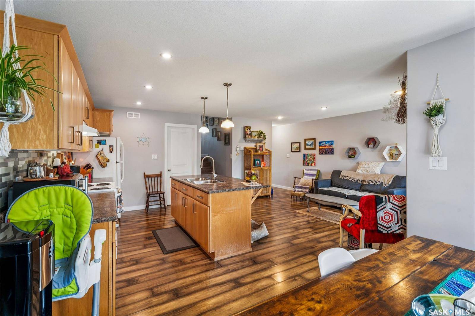 Prince Albert, SK S6V 2L6,897 5th STREET E