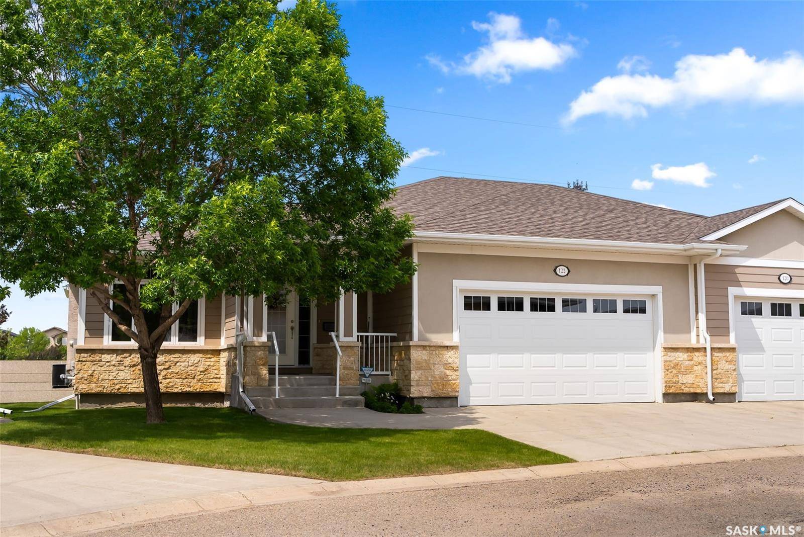 Regina, SK S4S 0A7,122 Wintergreene LANE