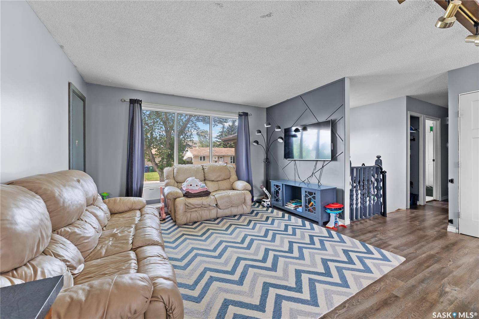 Saskatoon, SK S7L 5V7,142 Devonshire CRESCENT