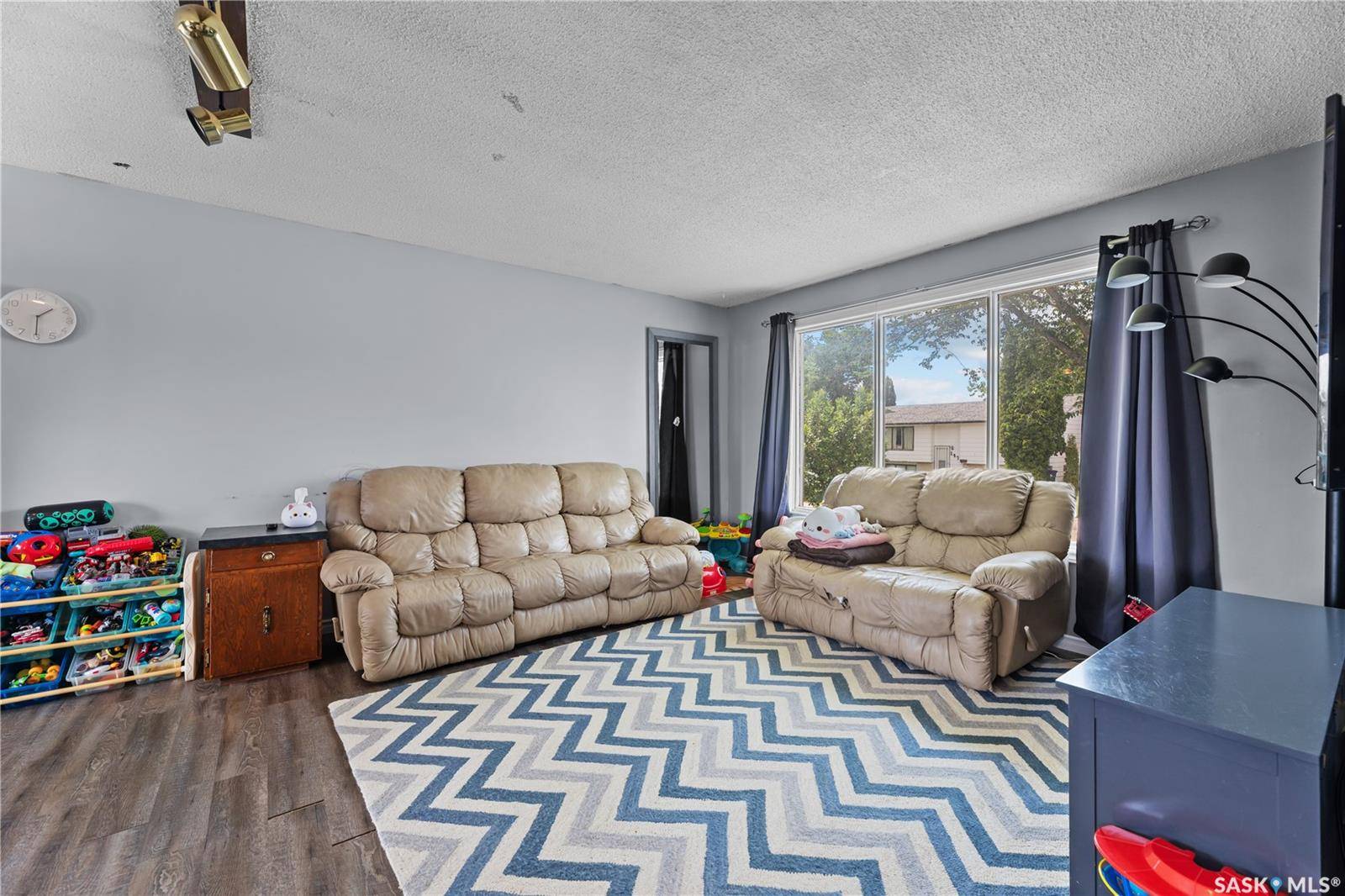 Saskatoon, SK S7L 5V7,142 Devonshire CRESCENT