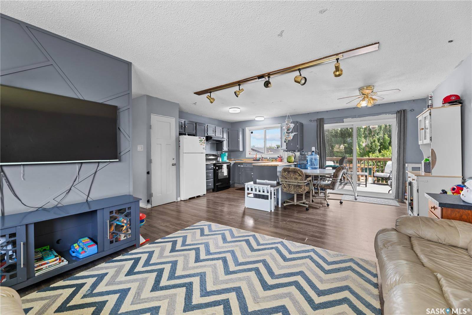 Saskatoon, SK S7L 5V7,142 Devonshire CRESCENT