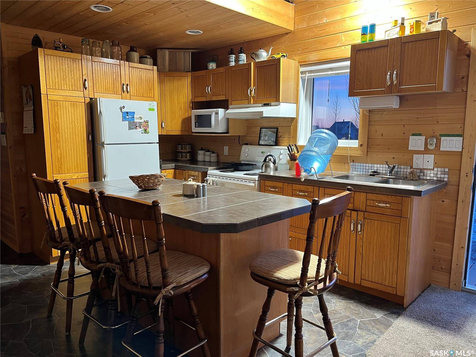 Big River Rm No. 555, SK S0J 0E0,16 Porcupine DRIVE