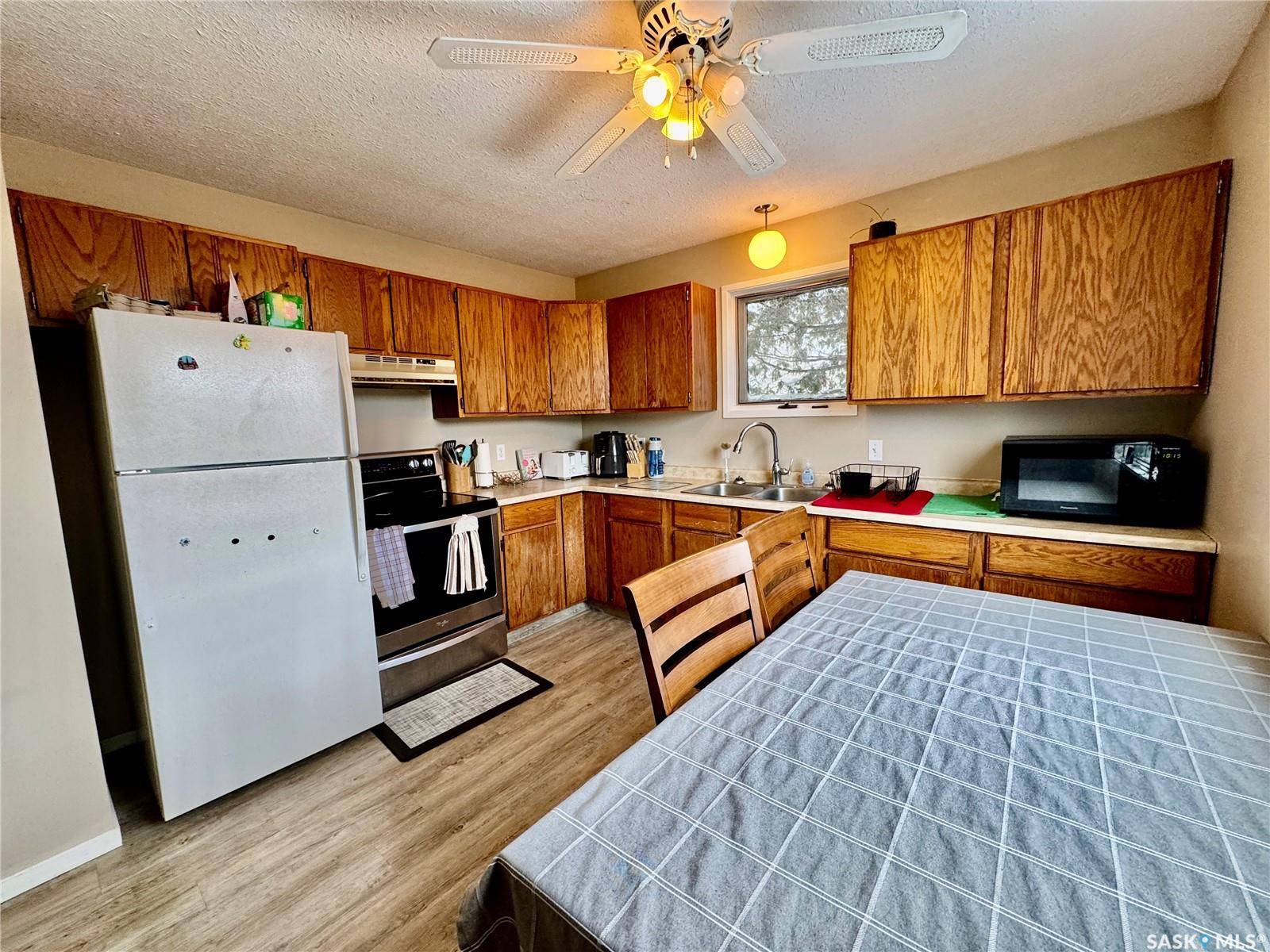 North Battleford, SK S9A 0M1,1301 98th STREET