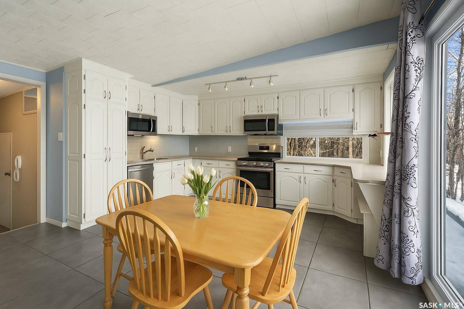 Regina Beach, SK S0G 4C0,1105 5th AVENUE